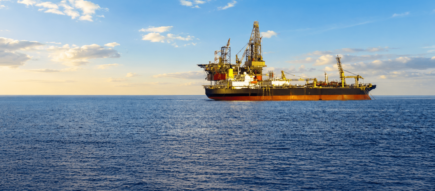Navio-plataforma em operação offshore